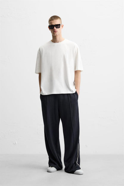 T-SHIRT WITH CONTRASTING STRIPE